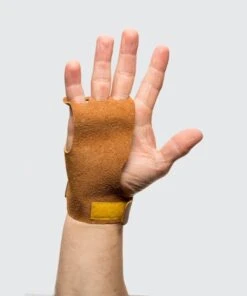 Victory Leather Grips -The Fitness Equipment Store 3b3dbaf68507998acd6a5a5254ab2d76 5d0a74e94eae8 600x720 1