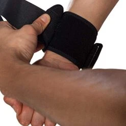 BraceUP Wrist Wraps -The Fitness Equipment Store f7696a9b362ac5a51c3dc8f098b73923 5d0a7579ca6f3